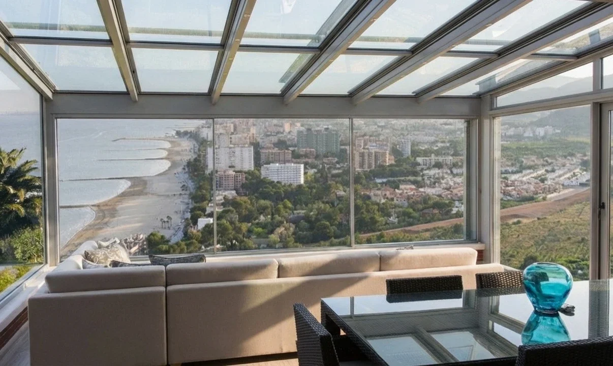 Cerramiento porche luminoso