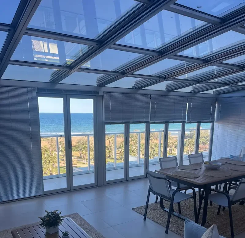 Techo móvil motorizado